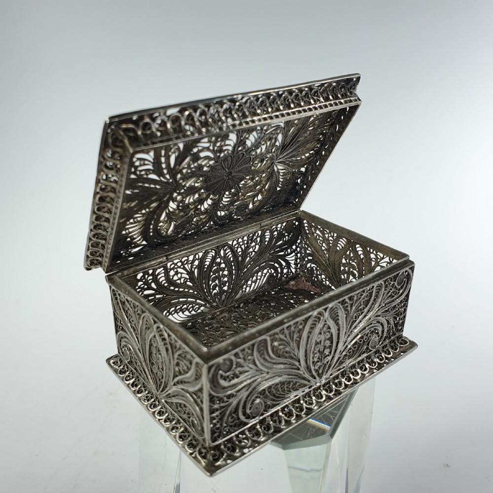Fine Quality Early 19thc Silver Hinged Filigree Box View XIII