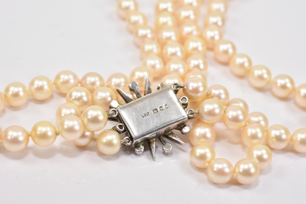 Stunning Vintage Double Row Cultured Pearl (8mm) & Silver Necklace View XIV