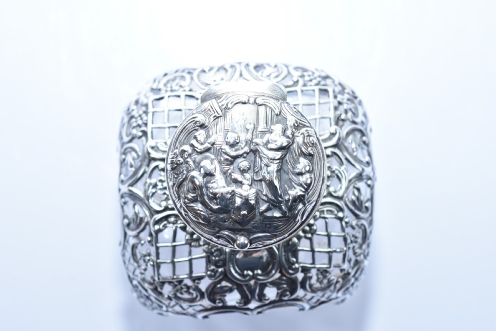 Large Victorian Silver Scent Bottle, William Comyns, London 1894 View VI