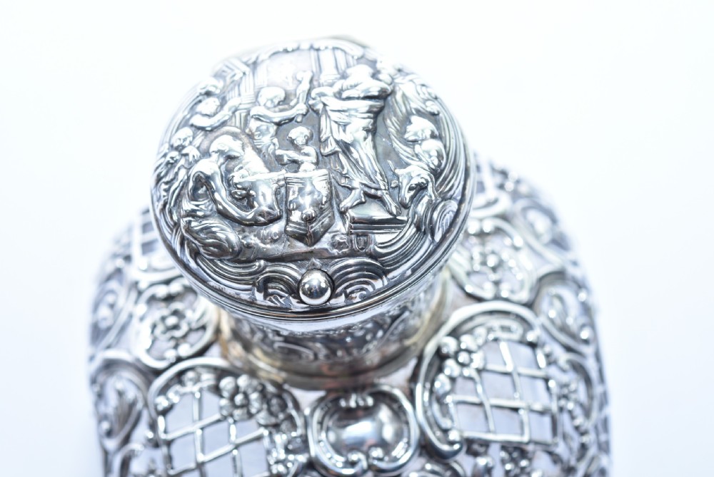 Large Victorian Silver Scent Bottle, William Comyns, London 1894 View VII