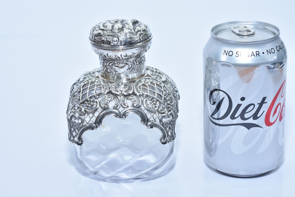 Large Victorian Silver Scent Bottle, William Comyns, London 1894 View X