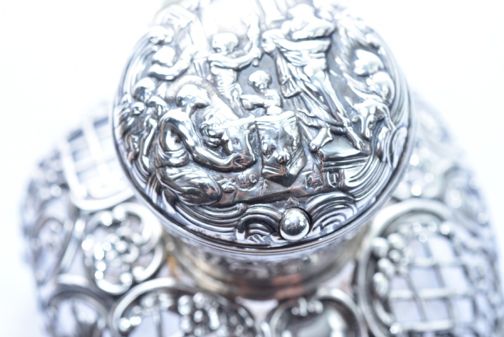 Large Victorian Silver Scent Bottle, William Comyns, London 1894 View XI