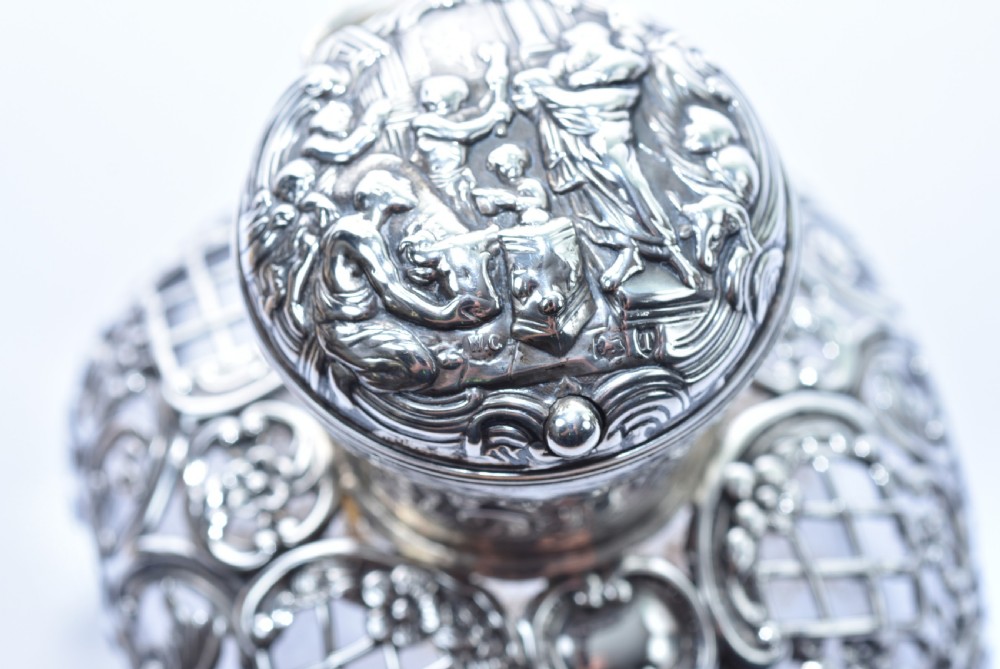 Large Victorian Silver Scent Bottle, William Comyns, London 1894 View XII