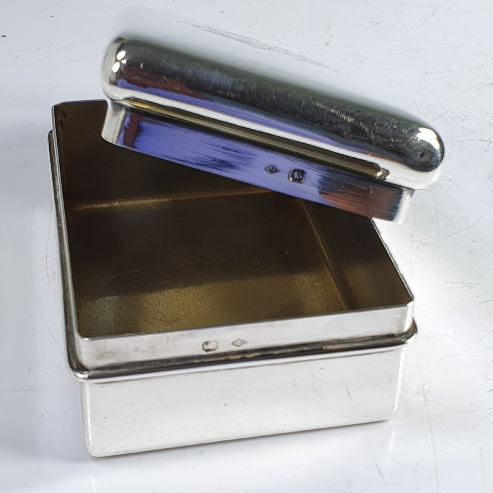 Fine Quality French  Gustave Keller solid hallmarked 950 silver Dresser Box View III