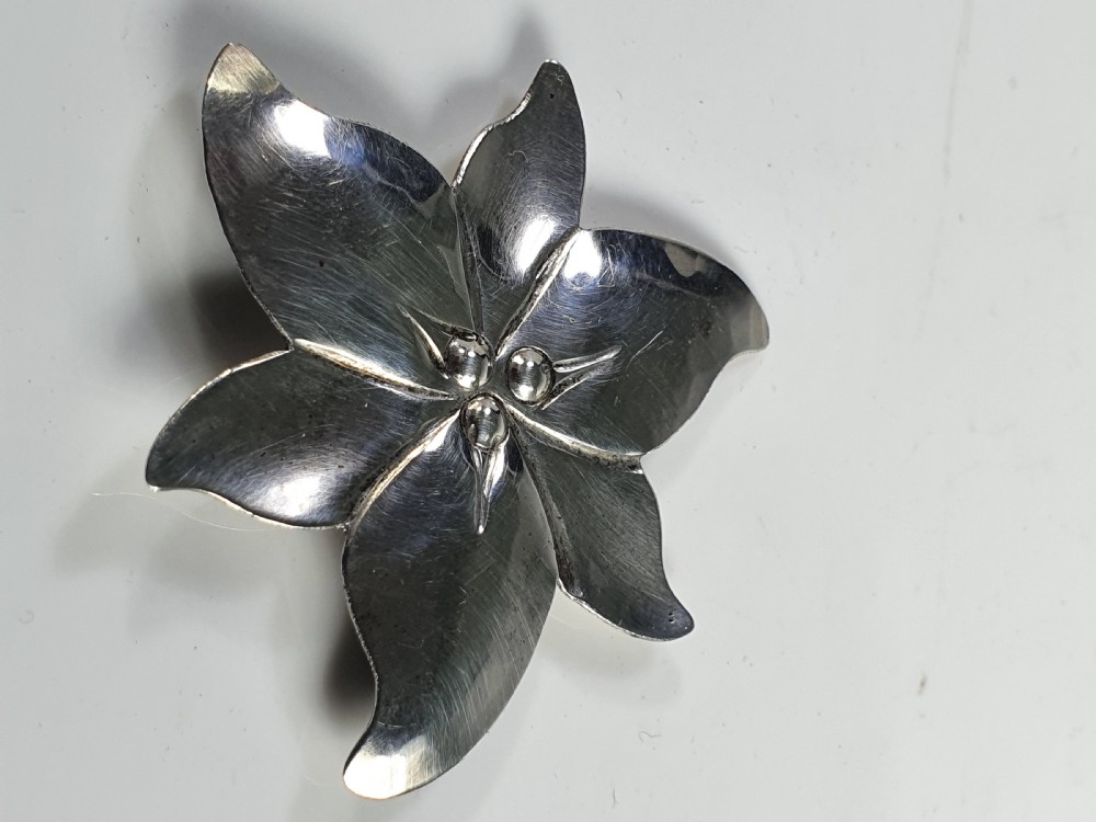 Vintage Signed ZONTA TORONTO 1960 Sterling Silver FUSSELL Flower Pin Brooch View VI