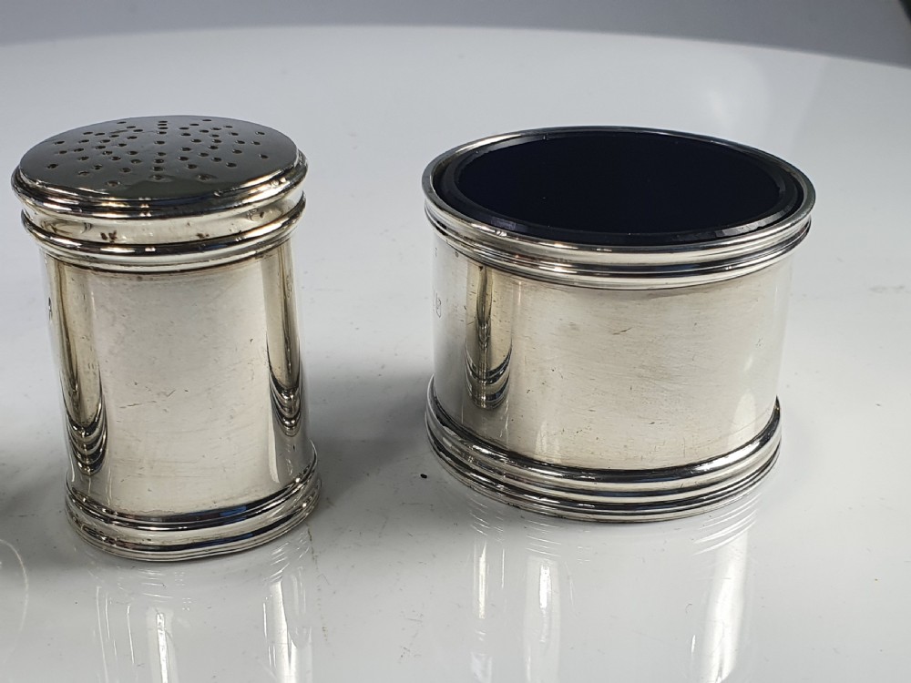 Edward Barnard & Sons Heavy Three Piece Silver Cruet Set Lon 1962 View V