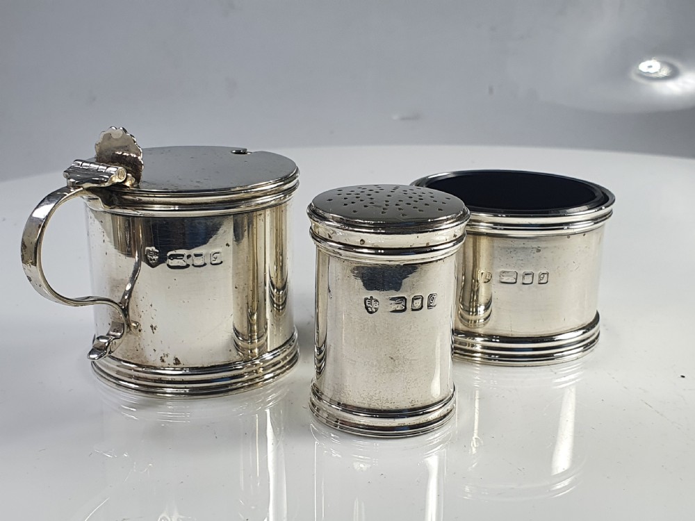 Edward Barnard & Sons Heavy Three Piece Silver Cruet Set Lon 1962 View VIII