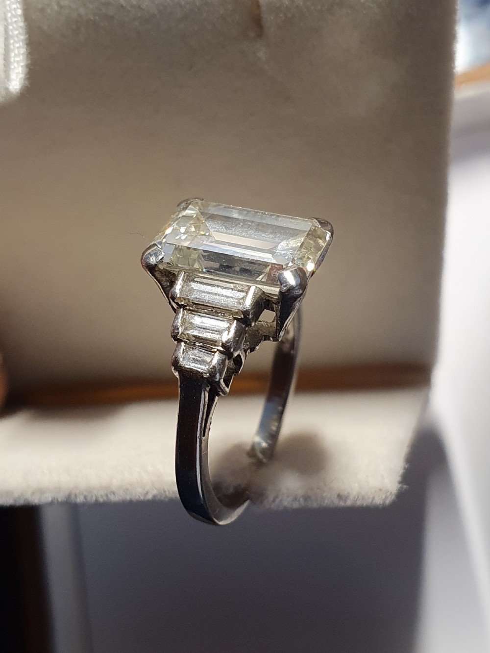 Vintage Deco Design 2.81 Carat Emerald Cut Diamond & Platinum Ring View VII