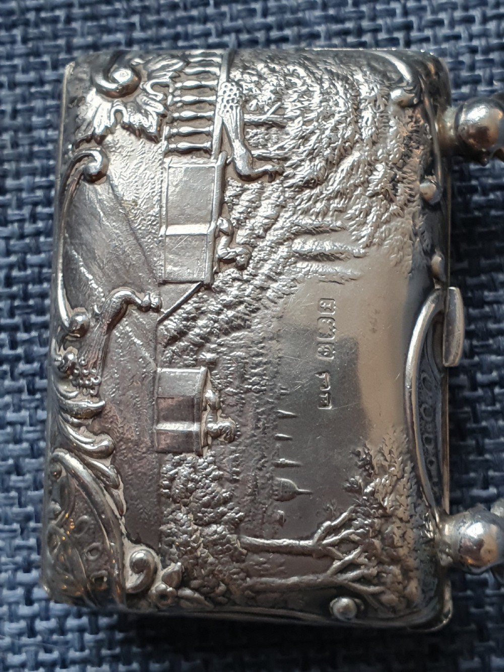 Fabulous Hallmarked Sterling Silver Embossed Purse on Chain Birmingham 1905 View III