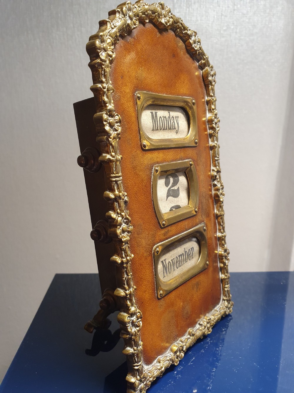 Gorgeous  French Art Nouveau Leather Gilt Brass Desk Calendar c1900 View IV