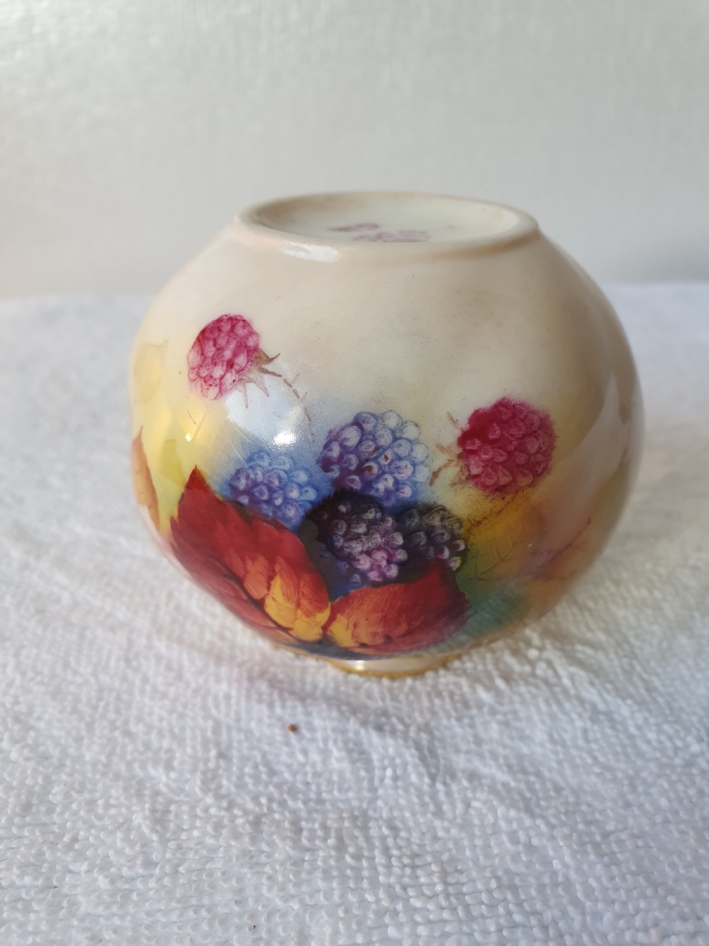 Royal Worcester Fruit Vase Signed By Kitty Blake C1930 View VI