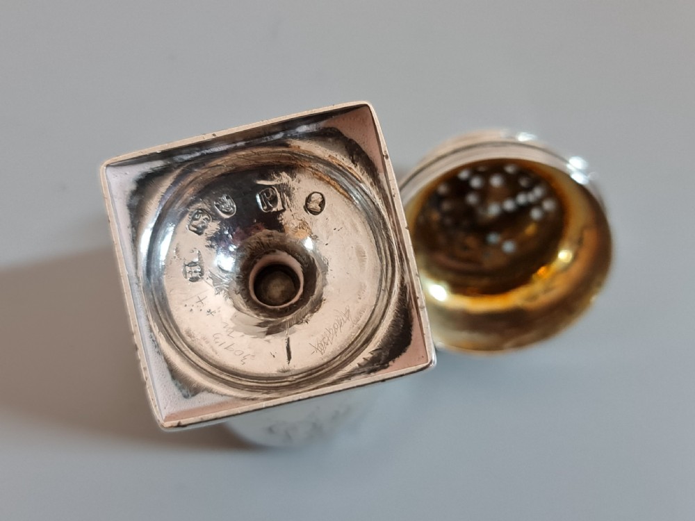Beautiful Quality Rare Robert Hennell I HM Silver Pepper London 1790 - Immaculate View X