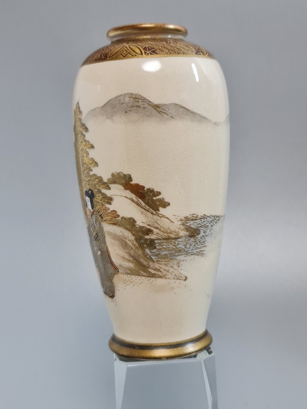 Attractive Signed Satsuma Vase c1900 View IV