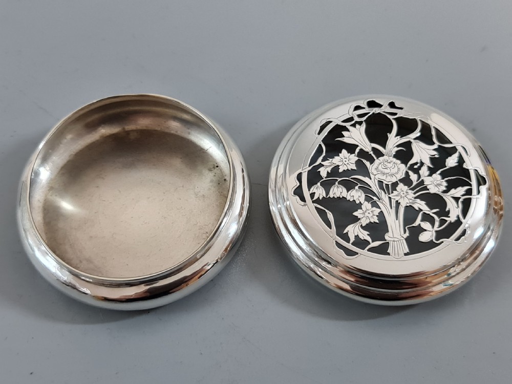 Edwardian Silver Pot Pourri Box By William Comyns, London 1910 View VI