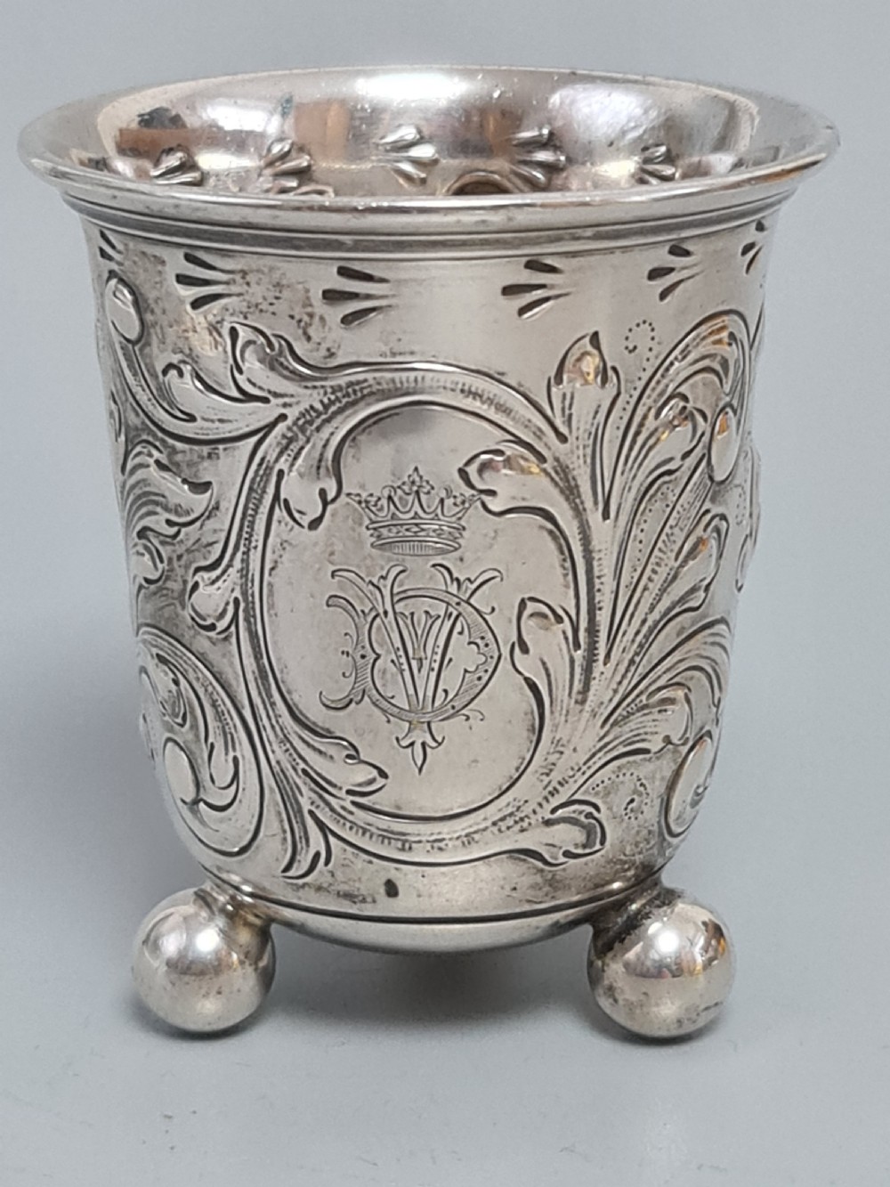 Delightful Late 19thc German Chased Silver Peg Beaker on Ball Feet View IV
