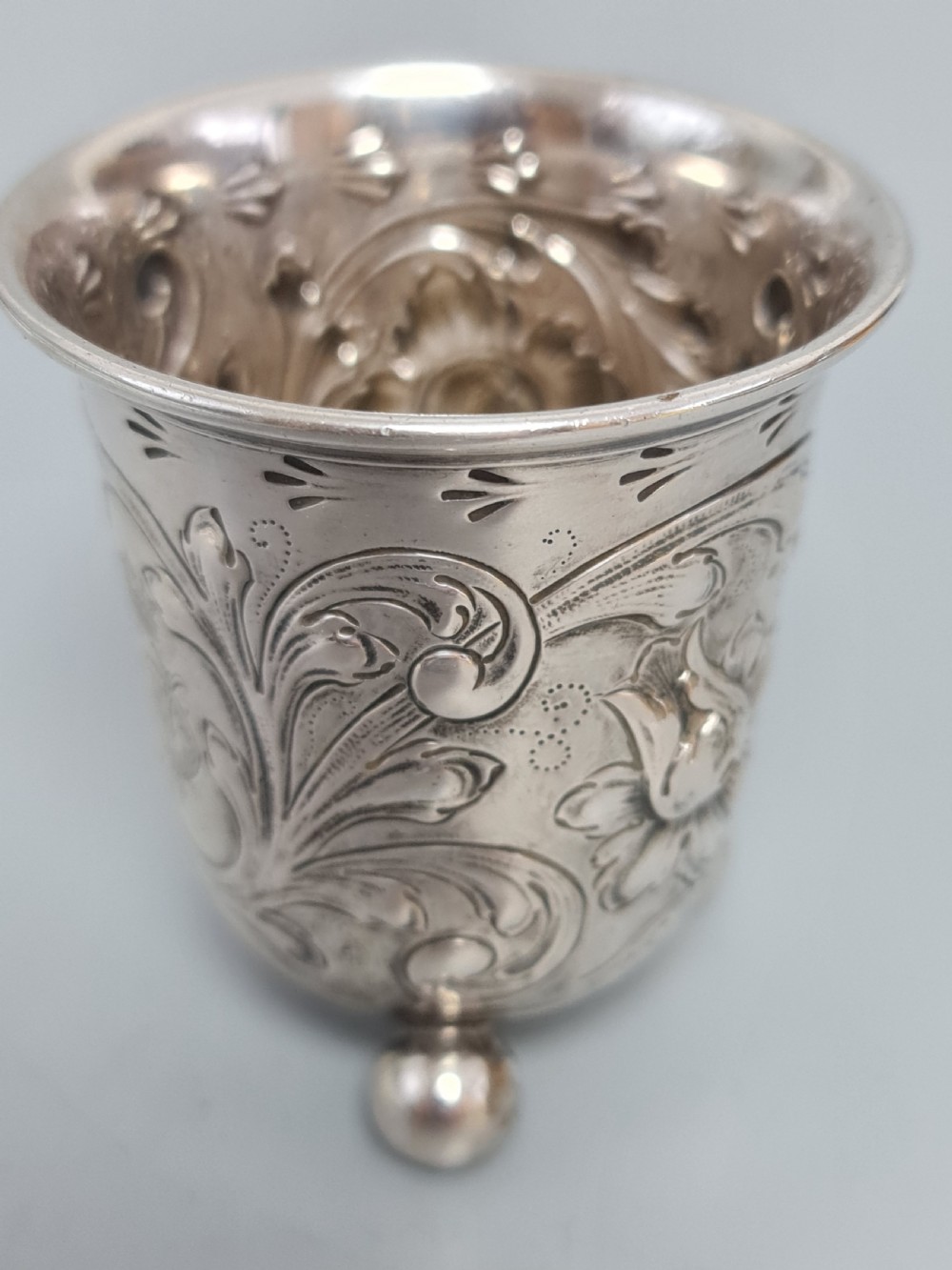 Delightful Late 19thc German Chased Silver Peg Beaker on Ball Feet View XI