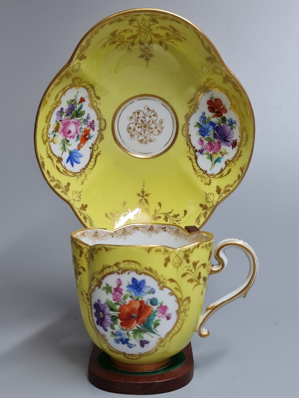 LARGE MEISSEN QUATREFOIL DEMITASSE CUP & SAUCER CANARY YELLOW GOLD & FLORAL