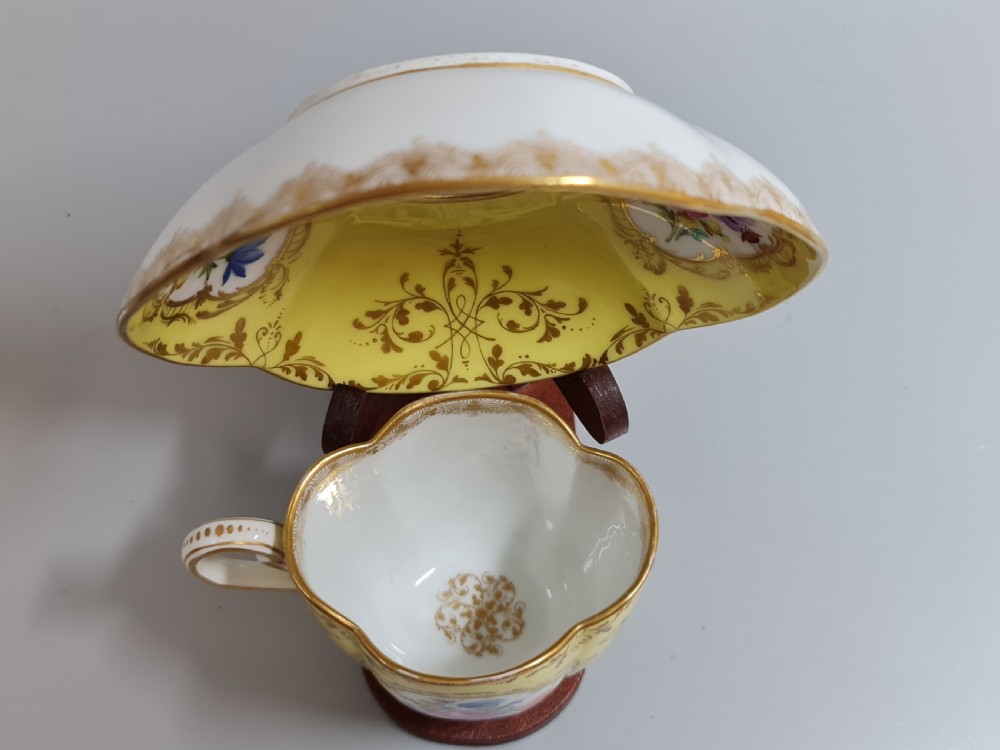 LARGE MEISSEN QUATREFOIL DEMITASSE CUP & SAUCER CANARY YELLOW GOLD & FLORAL View V