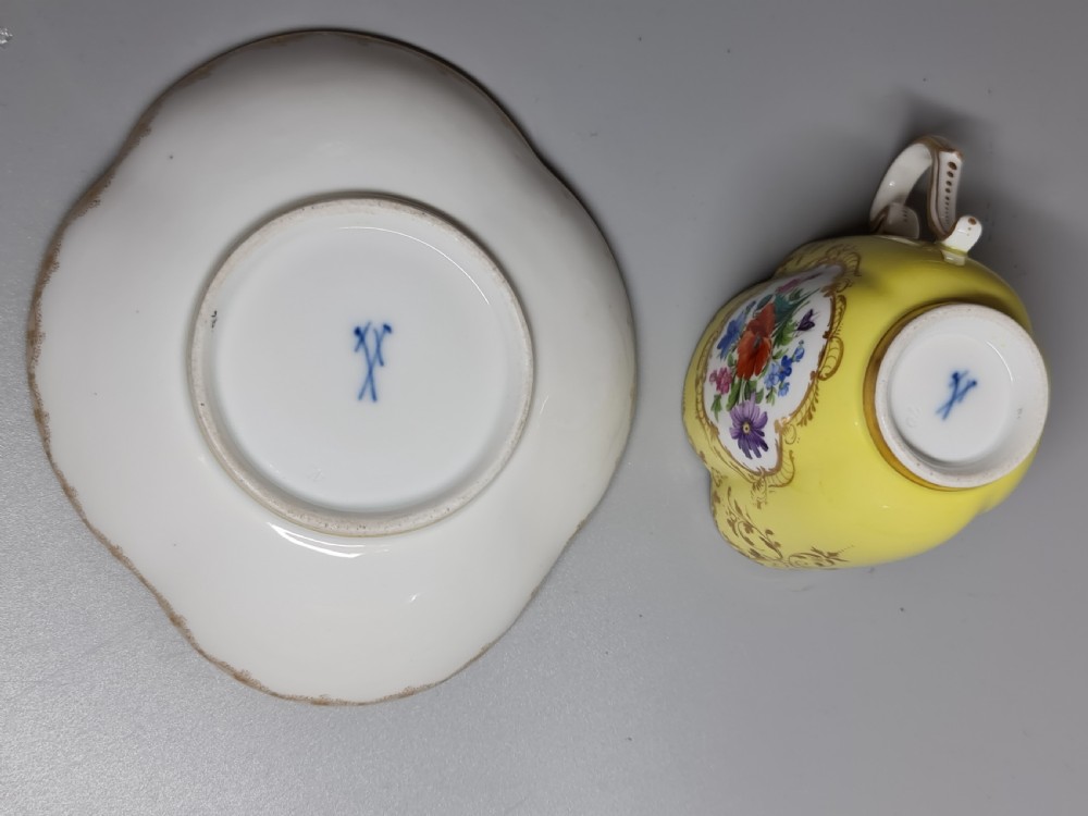 LARGE MEISSEN QUATREFOIL DEMITASSE CUP & SAUCER CANARY YELLOW GOLD & FLORAL View VI