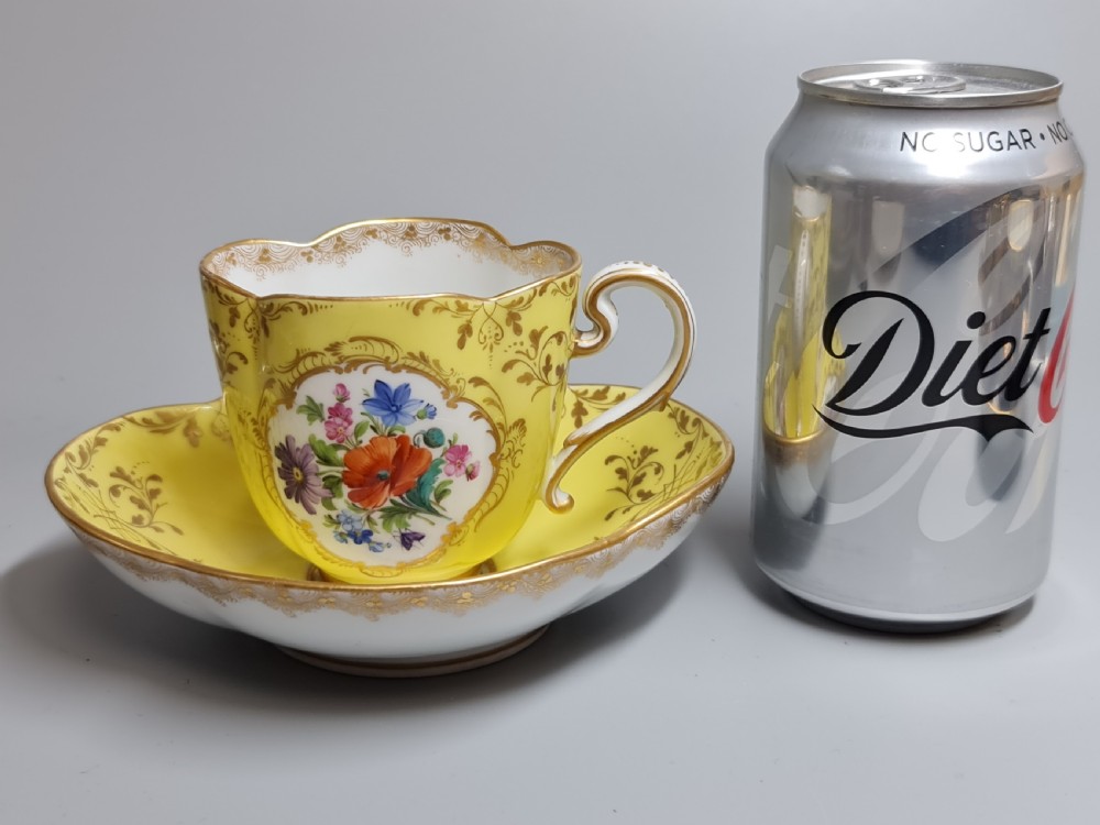 LARGE MEISSEN QUATREFOIL DEMITASSE CUP & SAUCER CANARY YELLOW GOLD & FLORAL View VIII