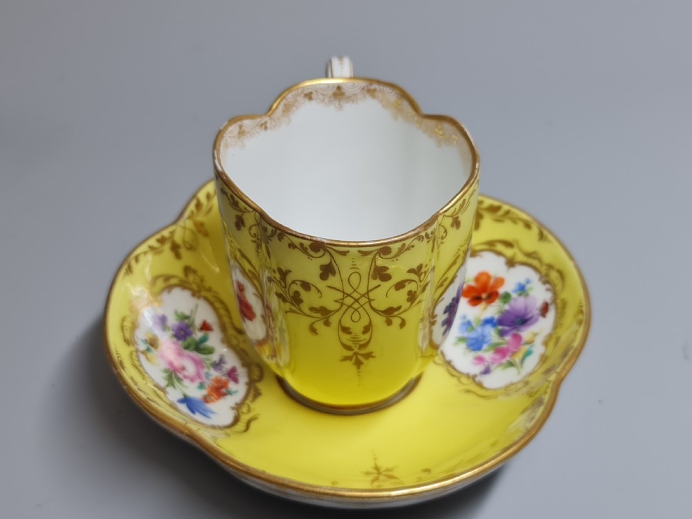 LARGE MEISSEN QUATREFOIL DEMITASSE CUP & SAUCER CANARY YELLOW GOLD & FLORAL View IX