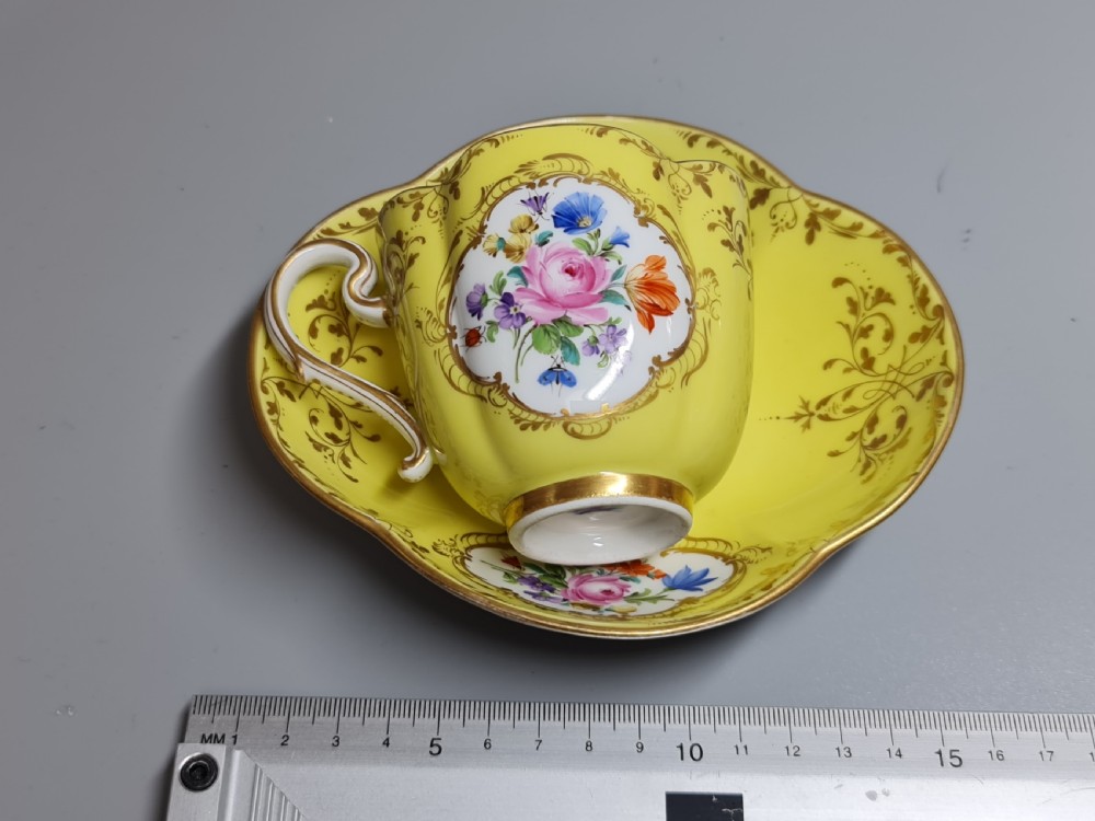 LARGE MEISSEN QUATREFOIL DEMITASSE CUP & SAUCER CANARY YELLOW GOLD & FLORAL View XI