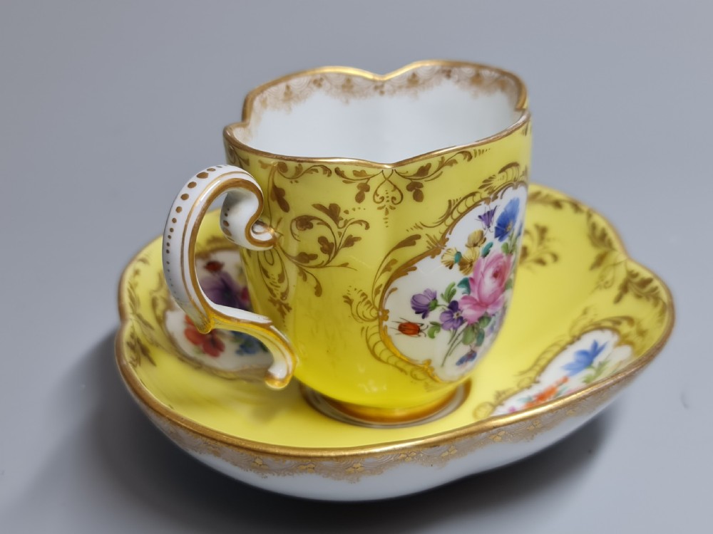 LARGE MEISSEN QUATREFOIL DEMITASSE CUP & SAUCER CANARY YELLOW GOLD & FLORAL View XII