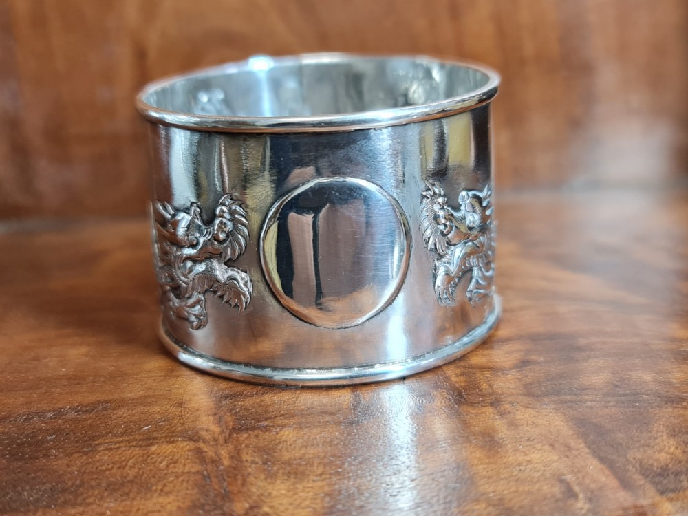 Antique Chinese export solid silver napkin ring. Signed WC 90 View IV