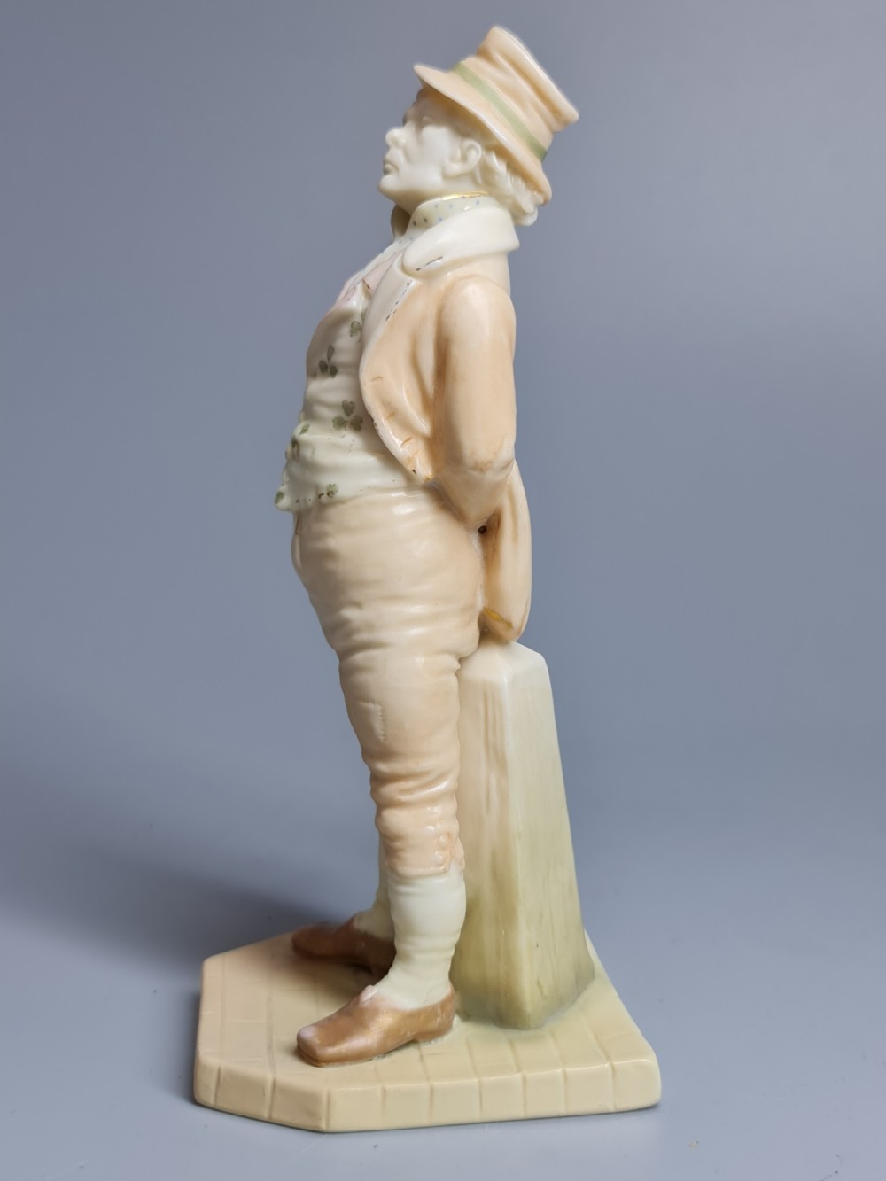 Royal Worcester 'The Irishman' Porcelain Hadley Countries of the World Figurine C1890 View VIII