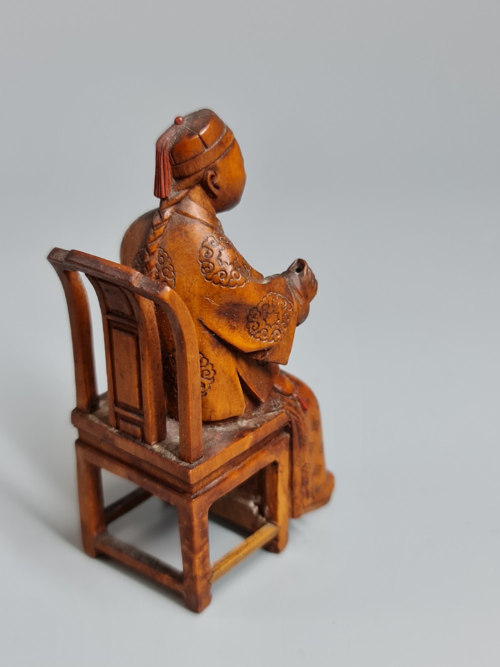 Very Finely Carved Oriental Wooden Figure of a Seated man on a Chair c1900 View IX