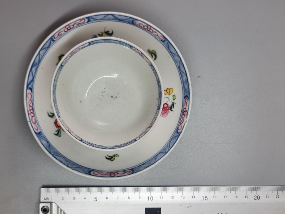 Decorative 18thc Tea Bowl & Saucer unusually with Blue Borders View IV