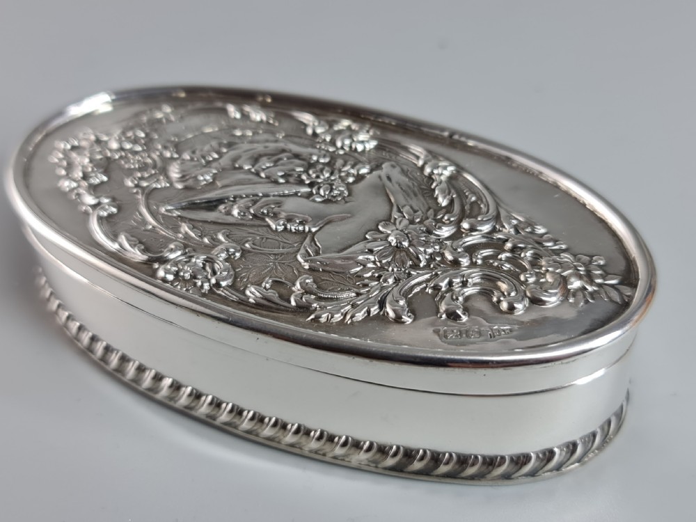 Delightful c1906 Walker & Hall Large HM Silver Oval Dressing Table Box View VI