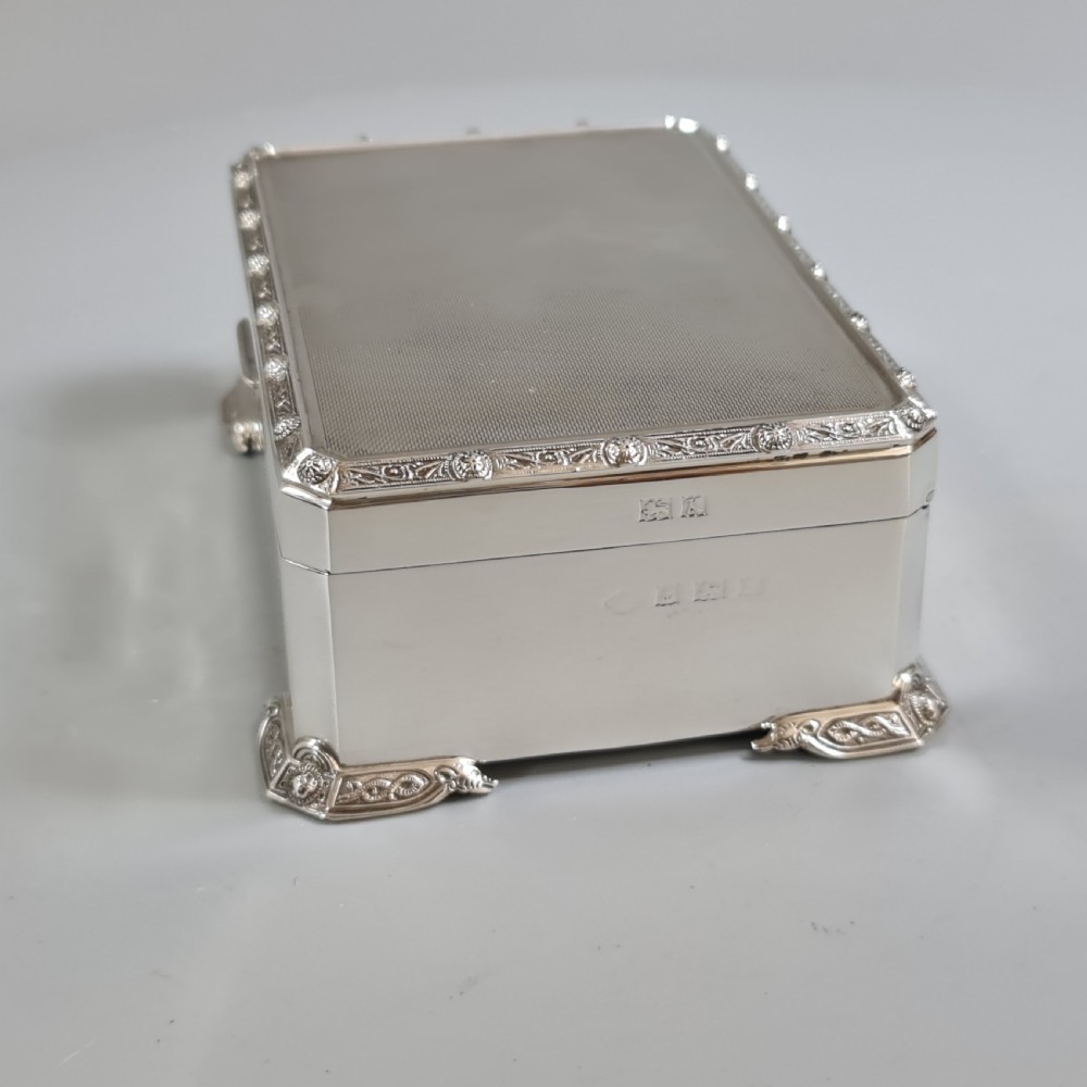 Beautiful Quality  Large Vintage HM Silver Cig Box with Celtic Design View III