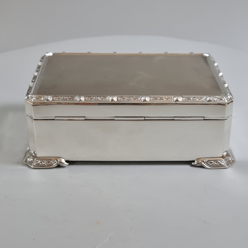 Beautiful Quality  Large Vintage HM Silver Cig Box with Celtic Design View VII