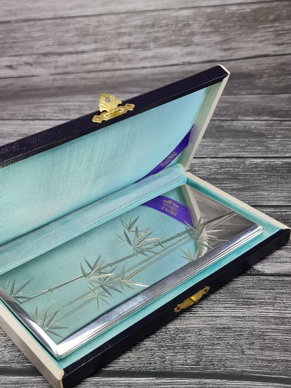 Exquisite 'K.Uyeda' Large (230gm) Vintage Japanese Sterling 950 Silver Case View III
