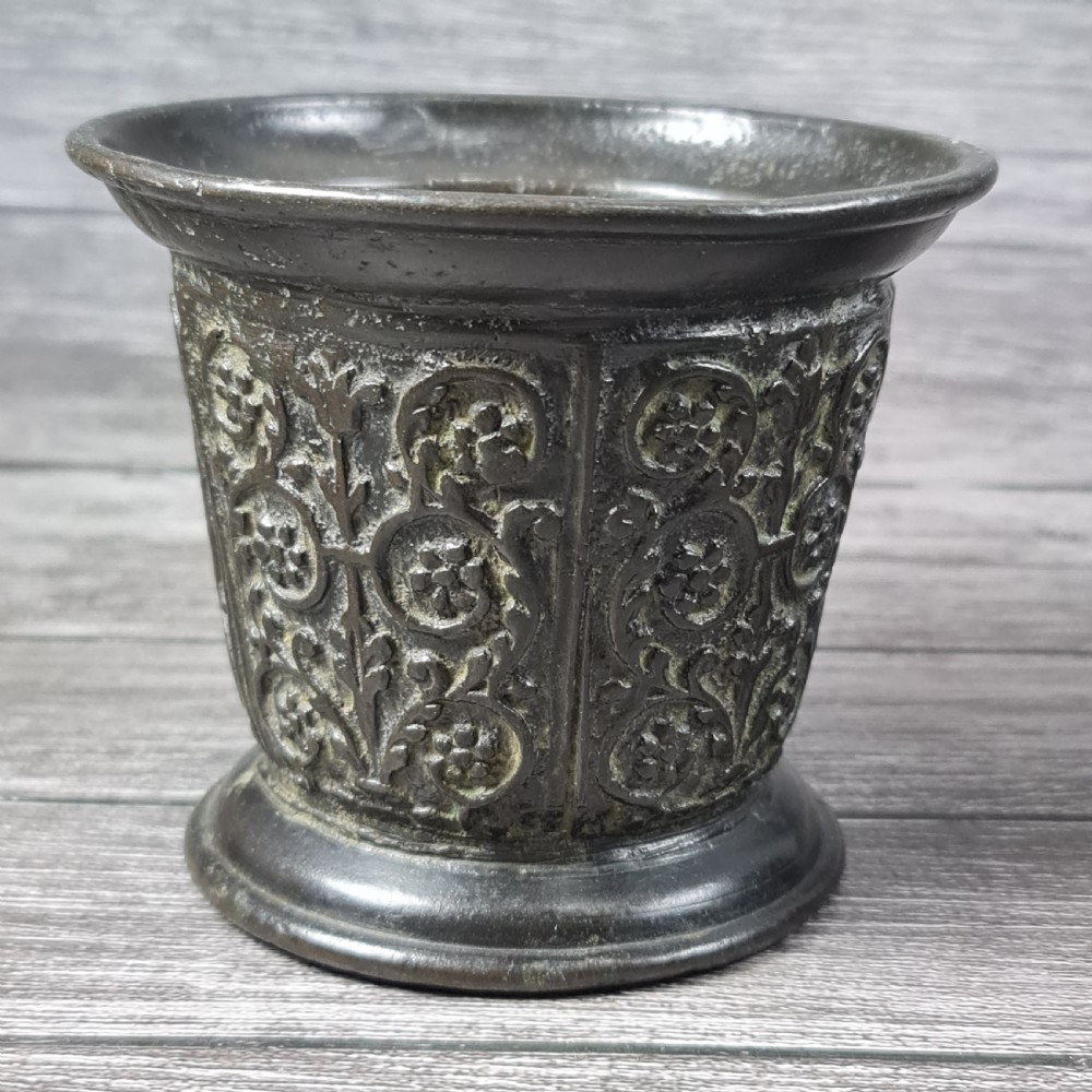 Beautiful late 18th Century Bronze Mortar