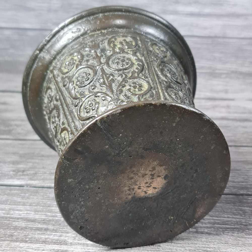 Beautiful late 18th Century Bronze Mortar View VI