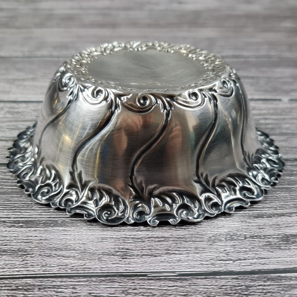 Exquisite Victorian Silver Dish Henry Wigfull Sheffield 1896 View IV