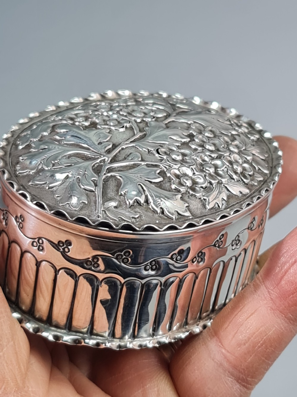 Fine Victorian HM Silver Embossed Oval Box & Cover Birm 1887 View II