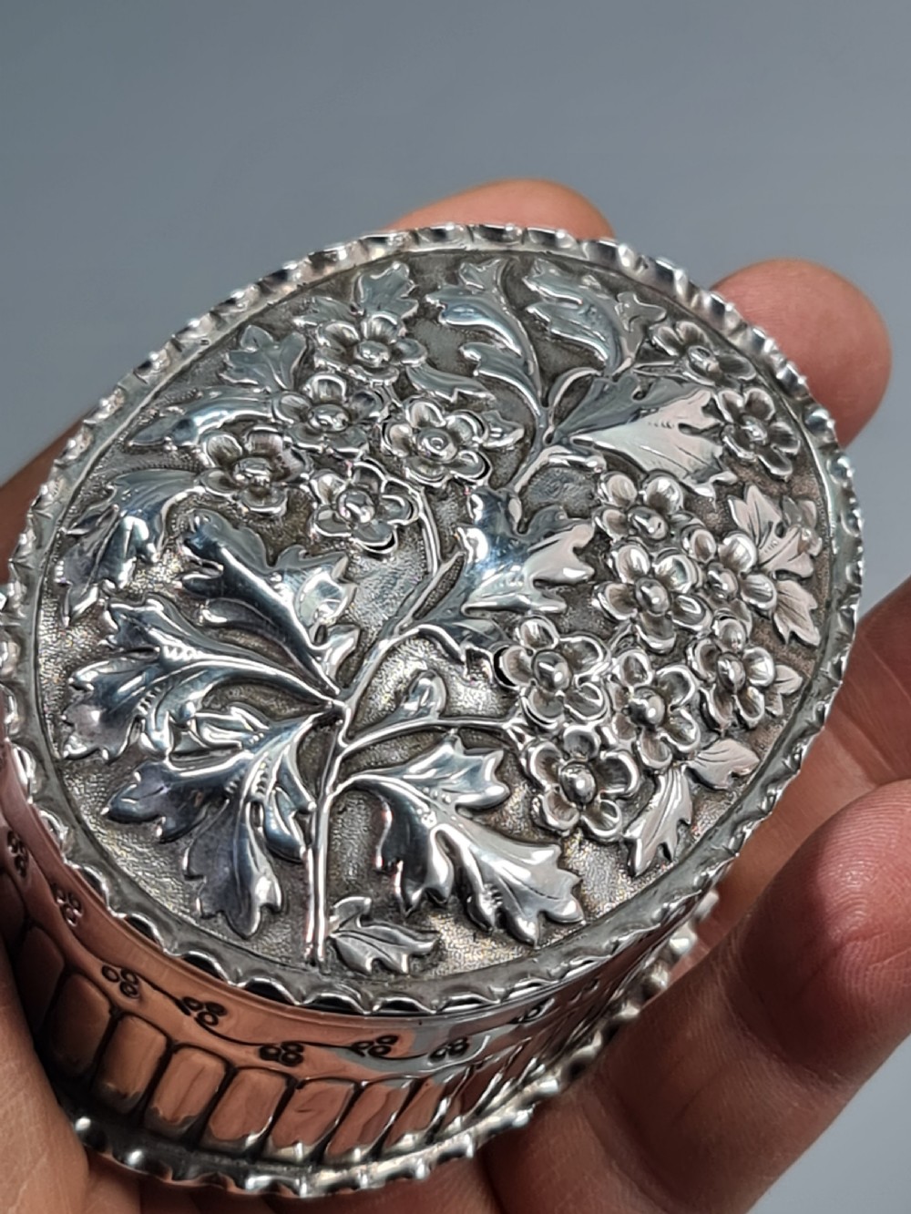 Fine Victorian HM Silver Embossed Oval Box & Cover Birm 1887 View III