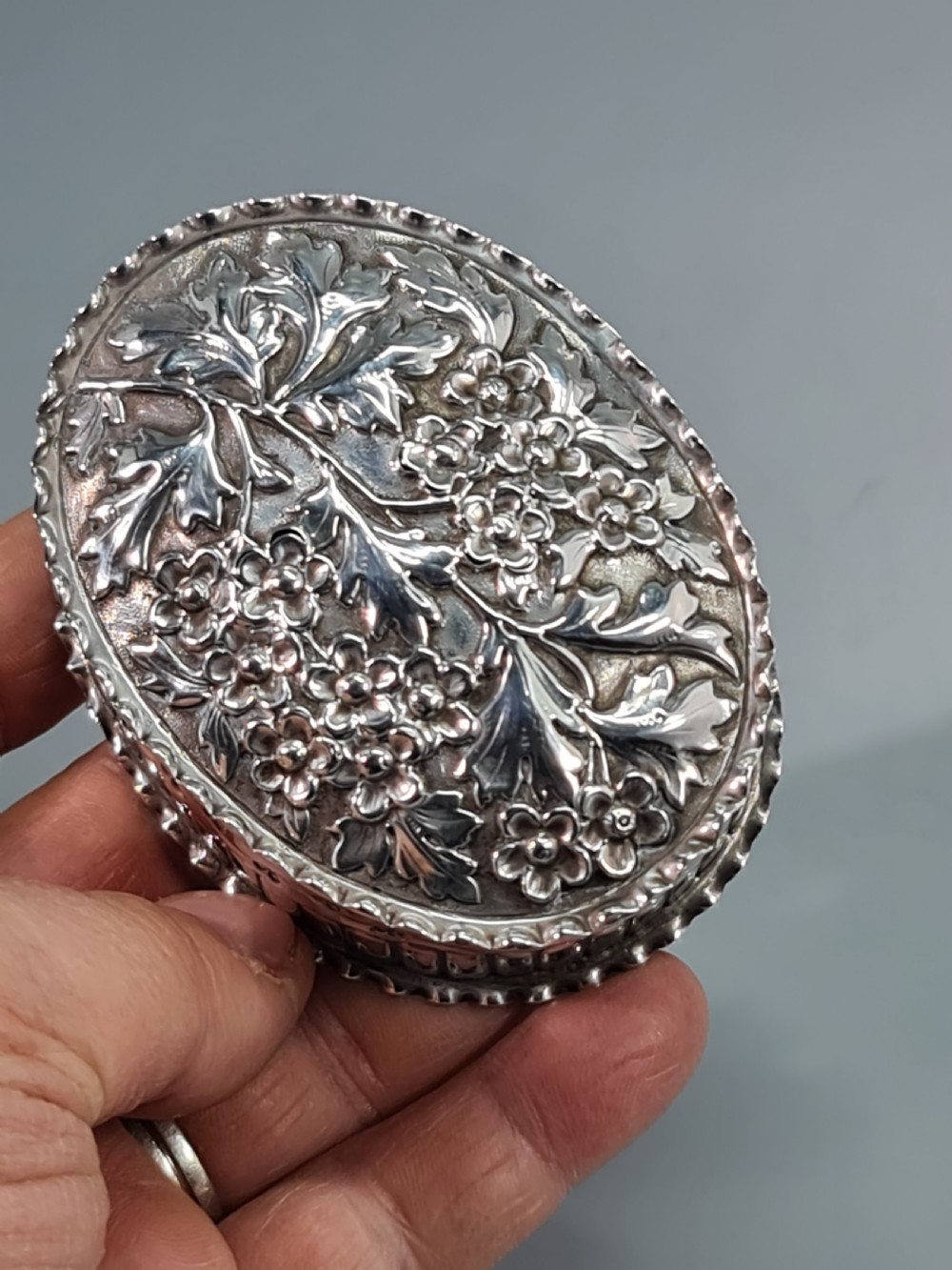 Fine Victorian HM Silver Embossed Oval Box & Cover Birm 1887 View V