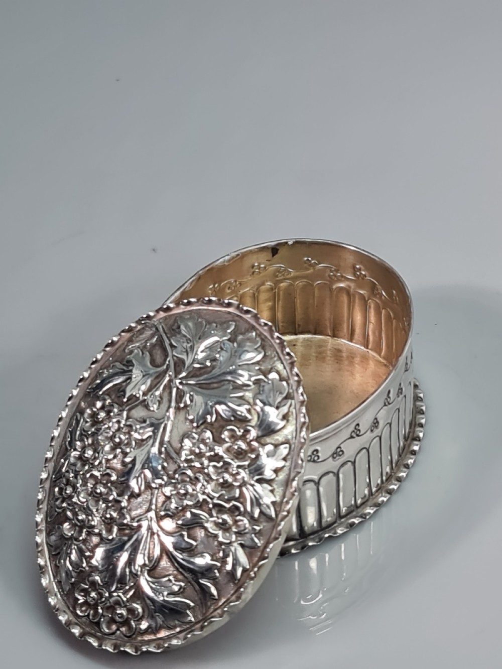 Fine Victorian HM Silver Embossed Oval Box & Cover Birm 1887 View X