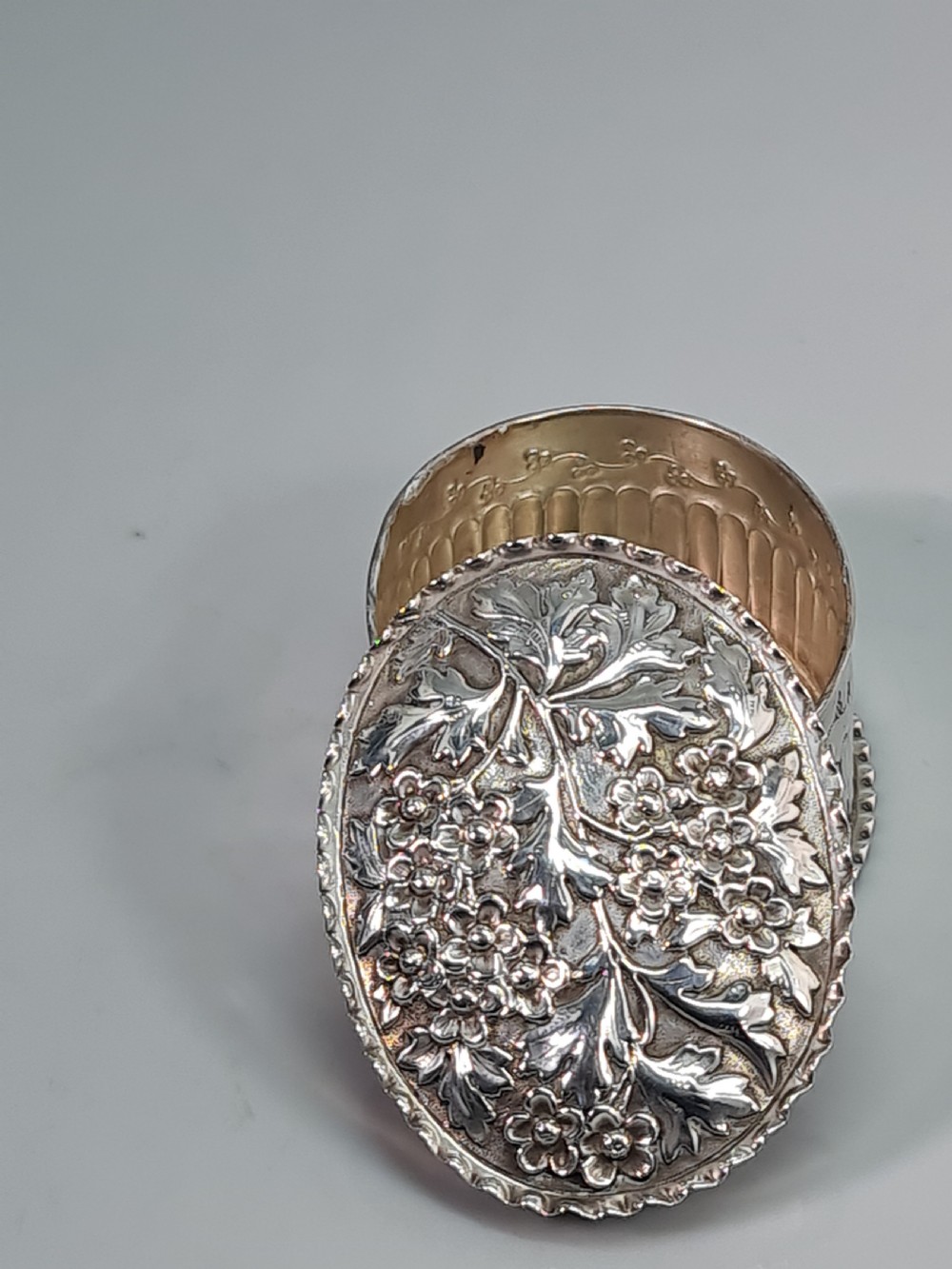 Fine Victorian HM Silver Embossed Oval Box & Cover Birm 1887 View XIII