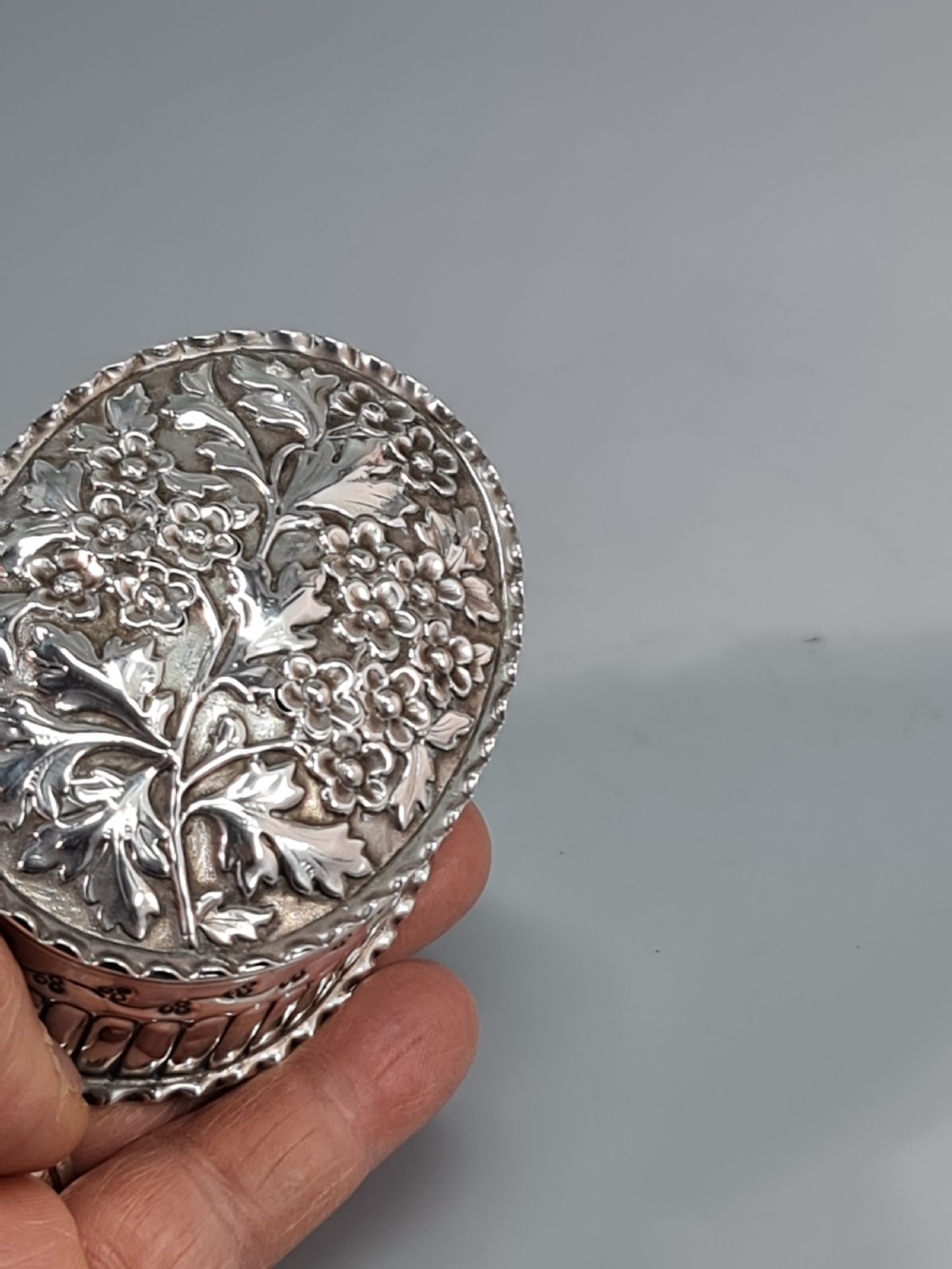 Fine Victorian HM Silver Embossed Oval Box & Cover Birm 1887 View XV