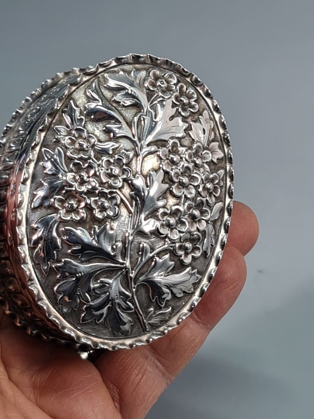 Fine Victorian HM Silver Embossed Oval Box & Cover Birm 1887 View XVII