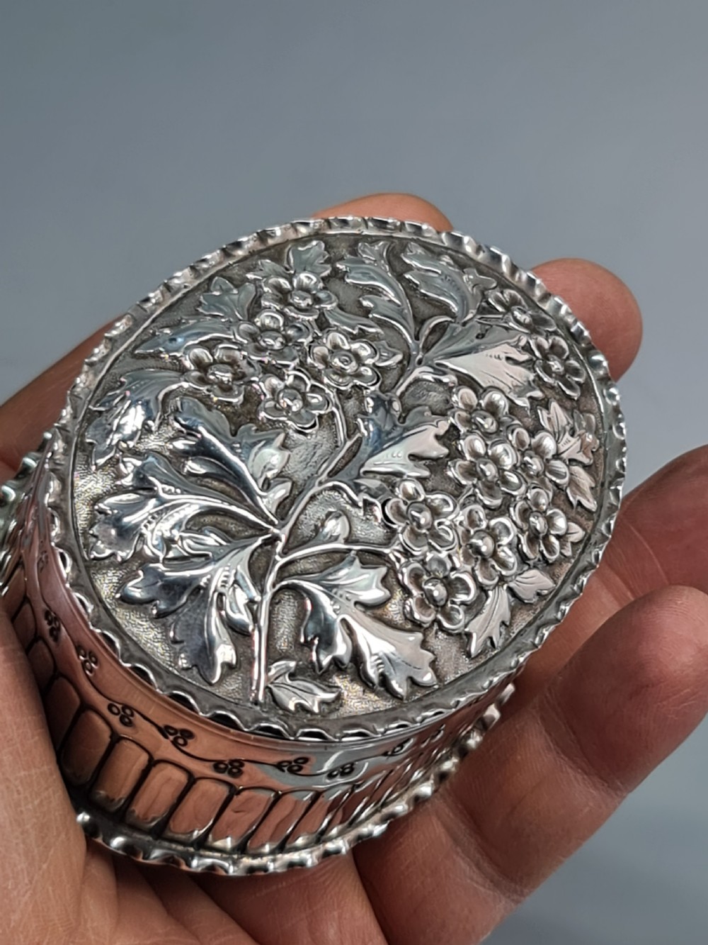 Fine Victorian HM Silver Embossed Oval Box & Cover Birm 1887 View XVIII