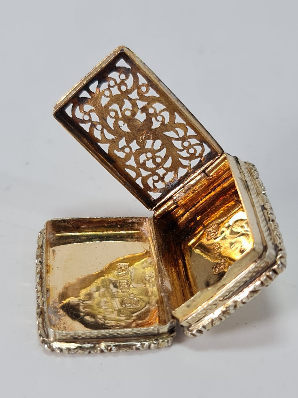 Georgian Silver Gilt Vinaigrette John Bettridge View VII