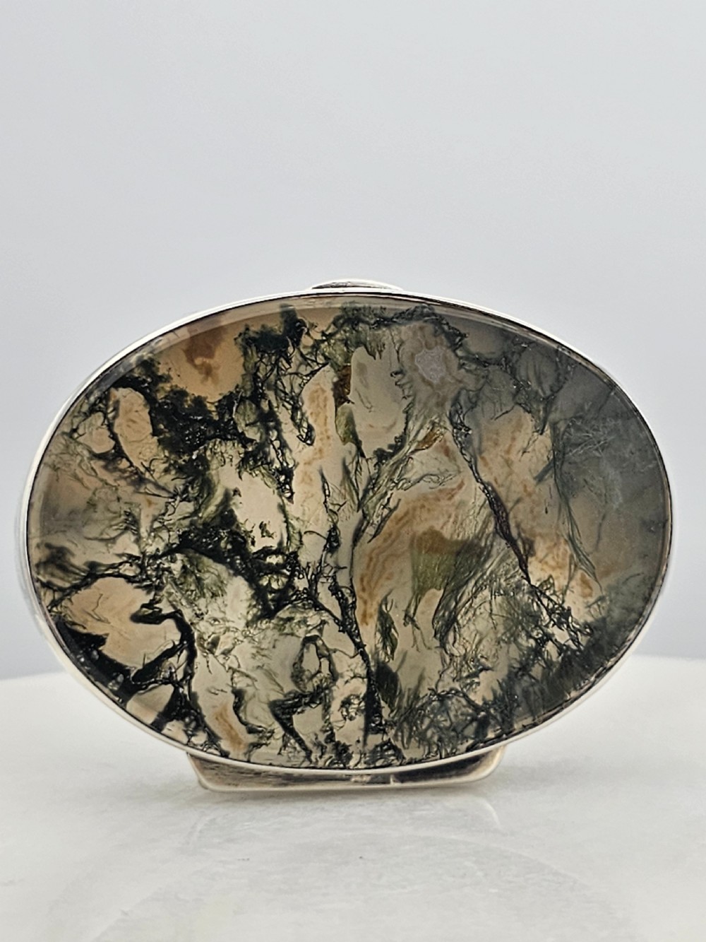 Fine Quality Green Agate and Silver Oval Snuff Box, c. 1900 View XIV