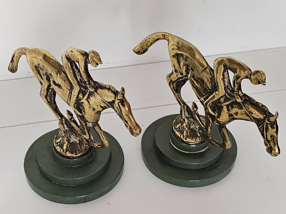 Stylish Art Deco Pair of Brass Jockeys and Horses on Stepped Bakelite Bases, c. 1930s View XI