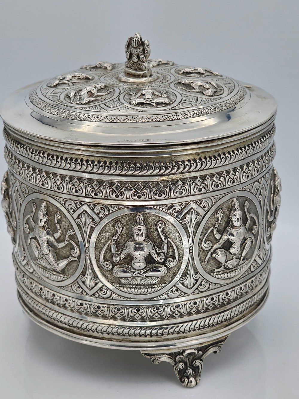 Fabulous Large 19thc Indian Silver Biscuit Barrell 419g View XIX